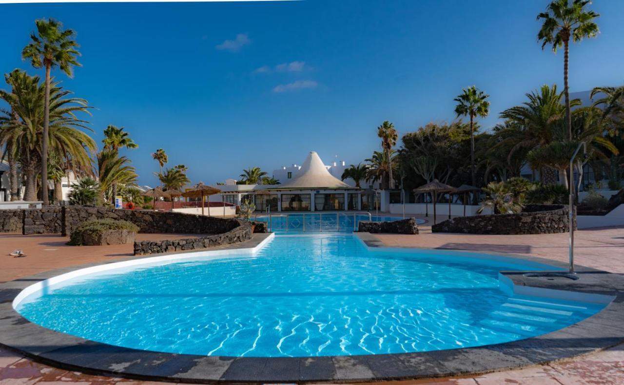Apartamento En Playa Roca Primer Linea De Mar Costa Teguise Eksteriør billede